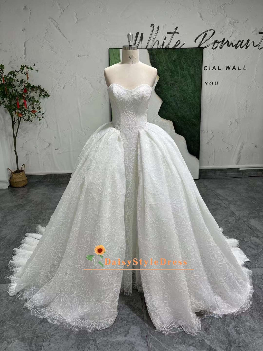 Ball Gown High Quality Lace Wedding Dress