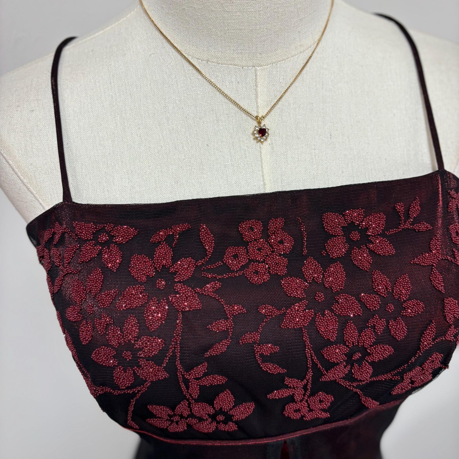 90s red and black layered mesh dress la femme dans l'art on Twitter