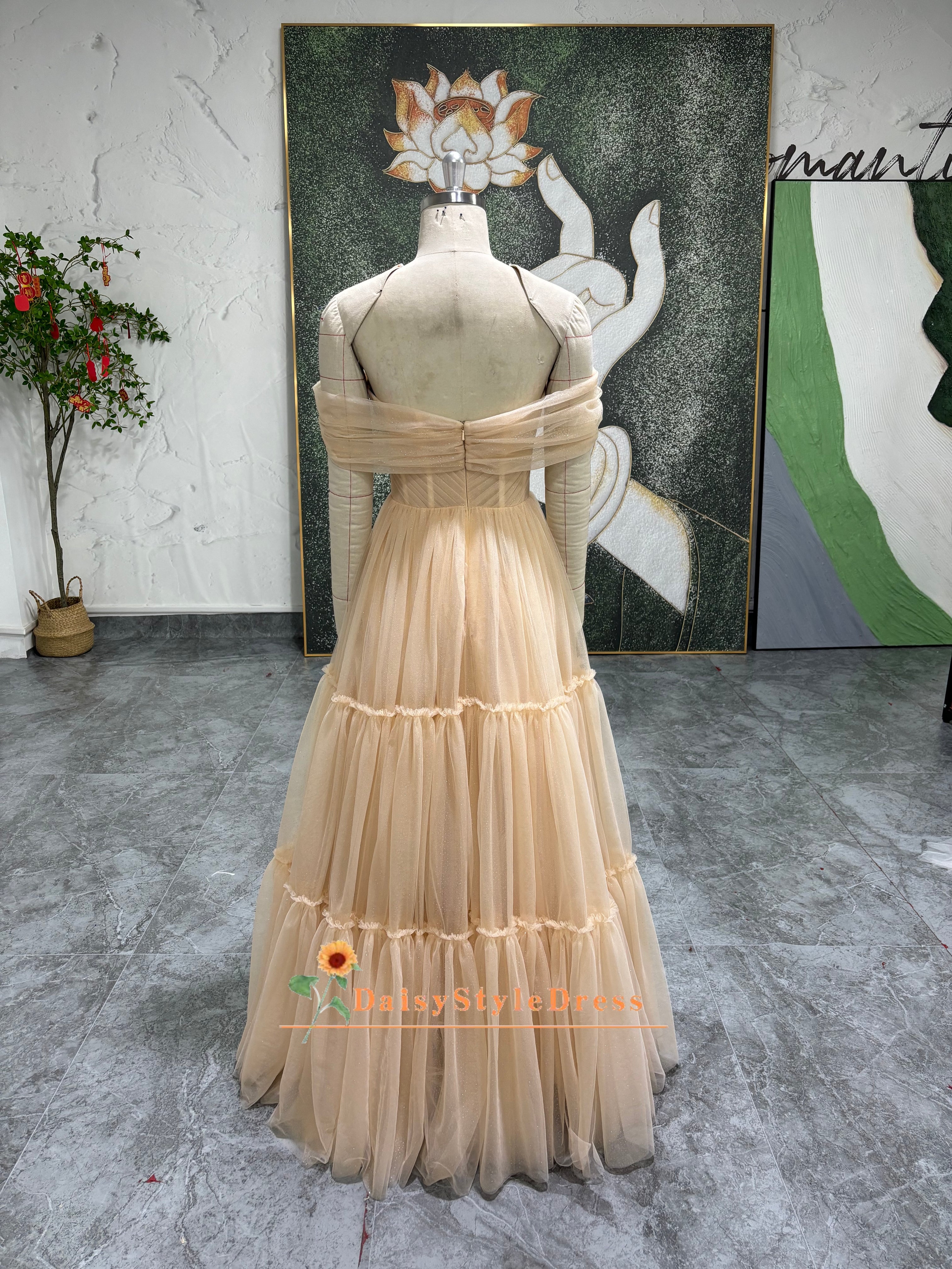 Off Shoulder Sleeve Champagne Tulle Wedding Dress – daisystyledress