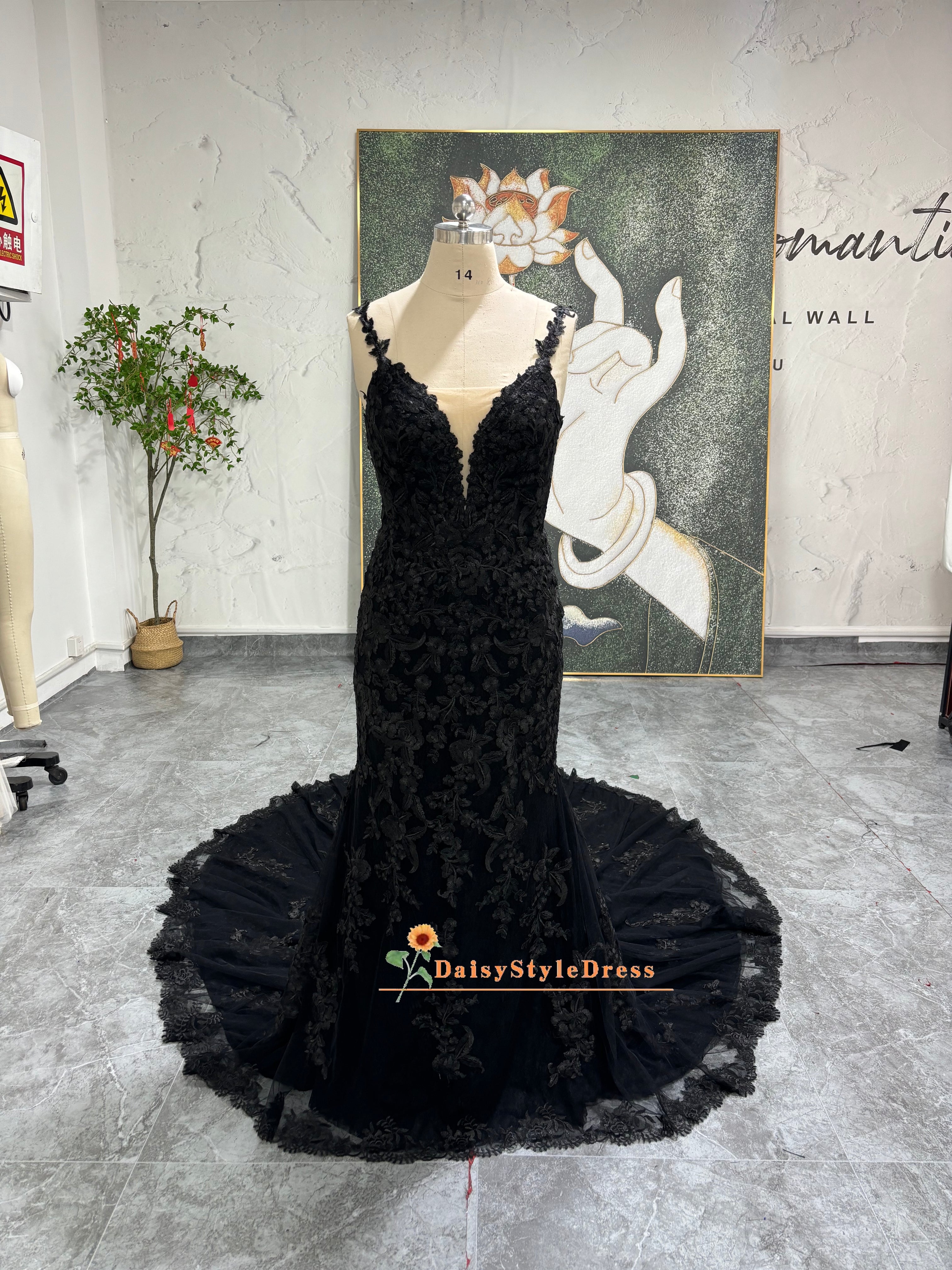 fitted lace wedding dress Mermaid Ivory And Black Wedding Dress – Lisposa main image 1