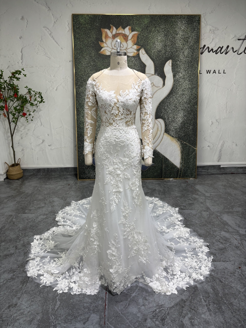 Classic Mermaid Long Sleeve Lace Wedding Dress