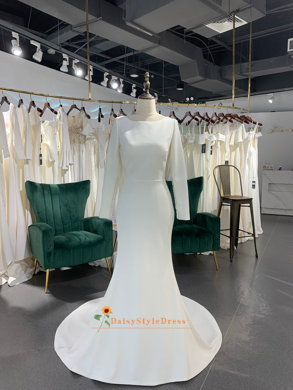 Classic Mermaid Wedding Dress with Detachable Tiered Skirt