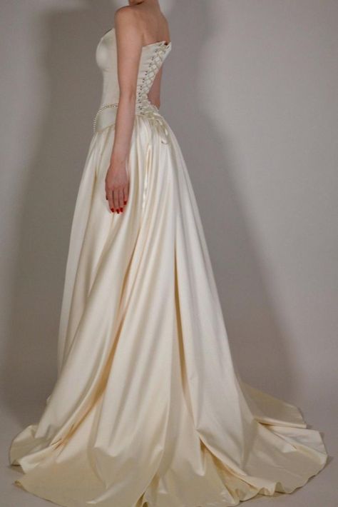 Fashion Criss-Cross Back Wedding Dress
