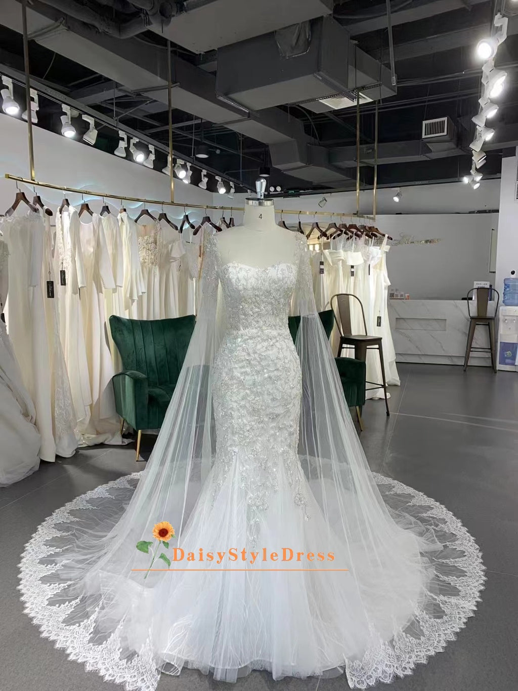 Fashion Mermaid Long Sleeve Lace Wedding Dress
