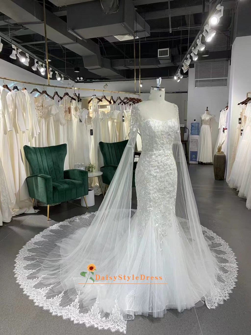 Fashion Mermaid Long Sleeve Lace Wedding Dress