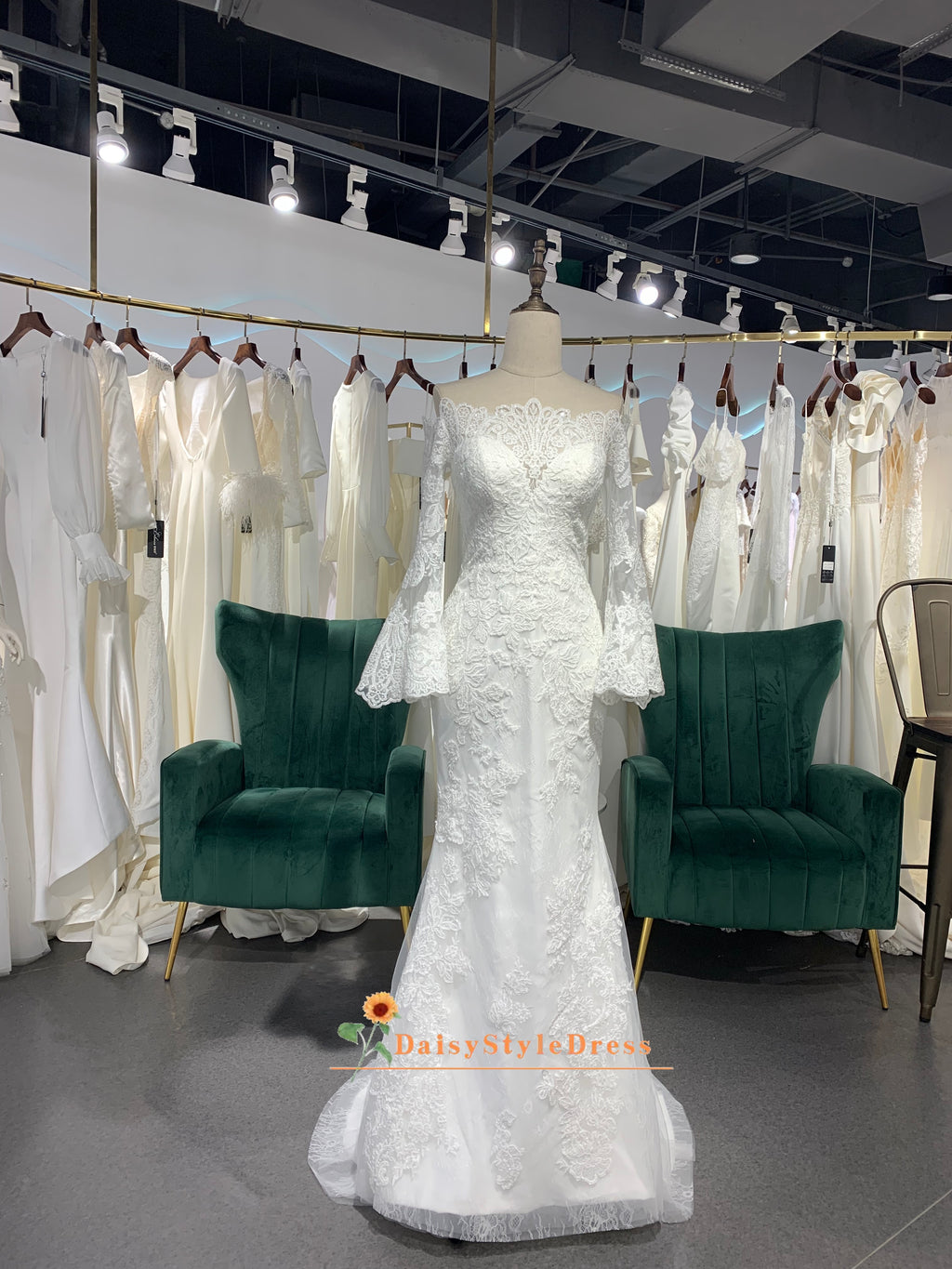 Classic Mermaid Lace Wedding Dress