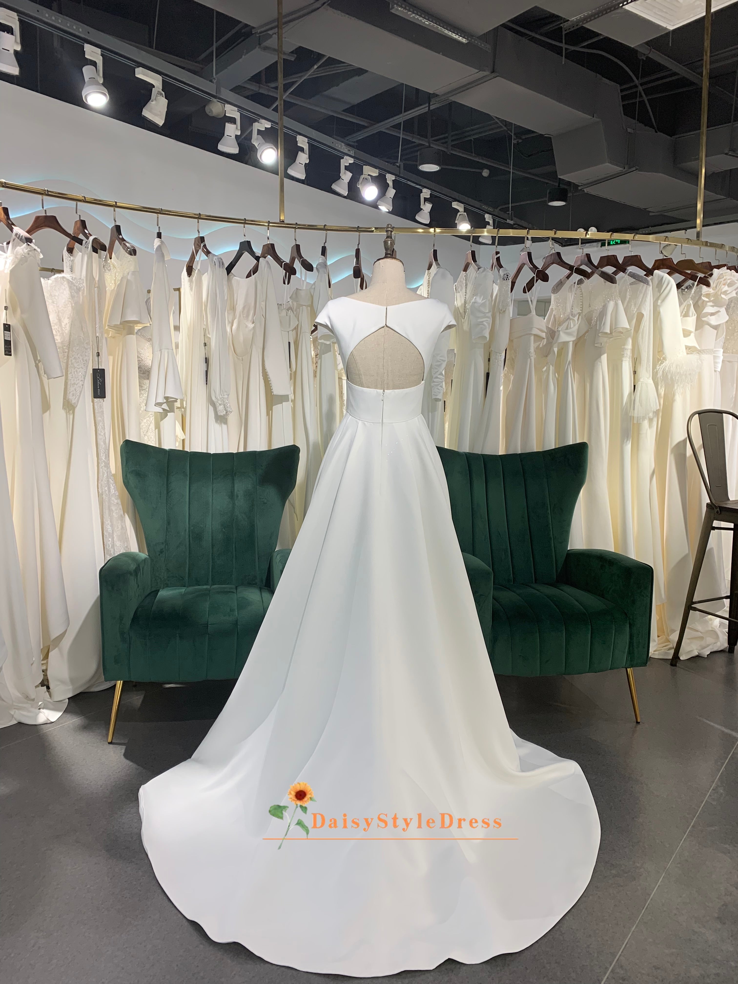 lace cap sleeve wedding dress with keyhole back Cap Sleeve Keyhole Back Wedding Dress – daisystyledress