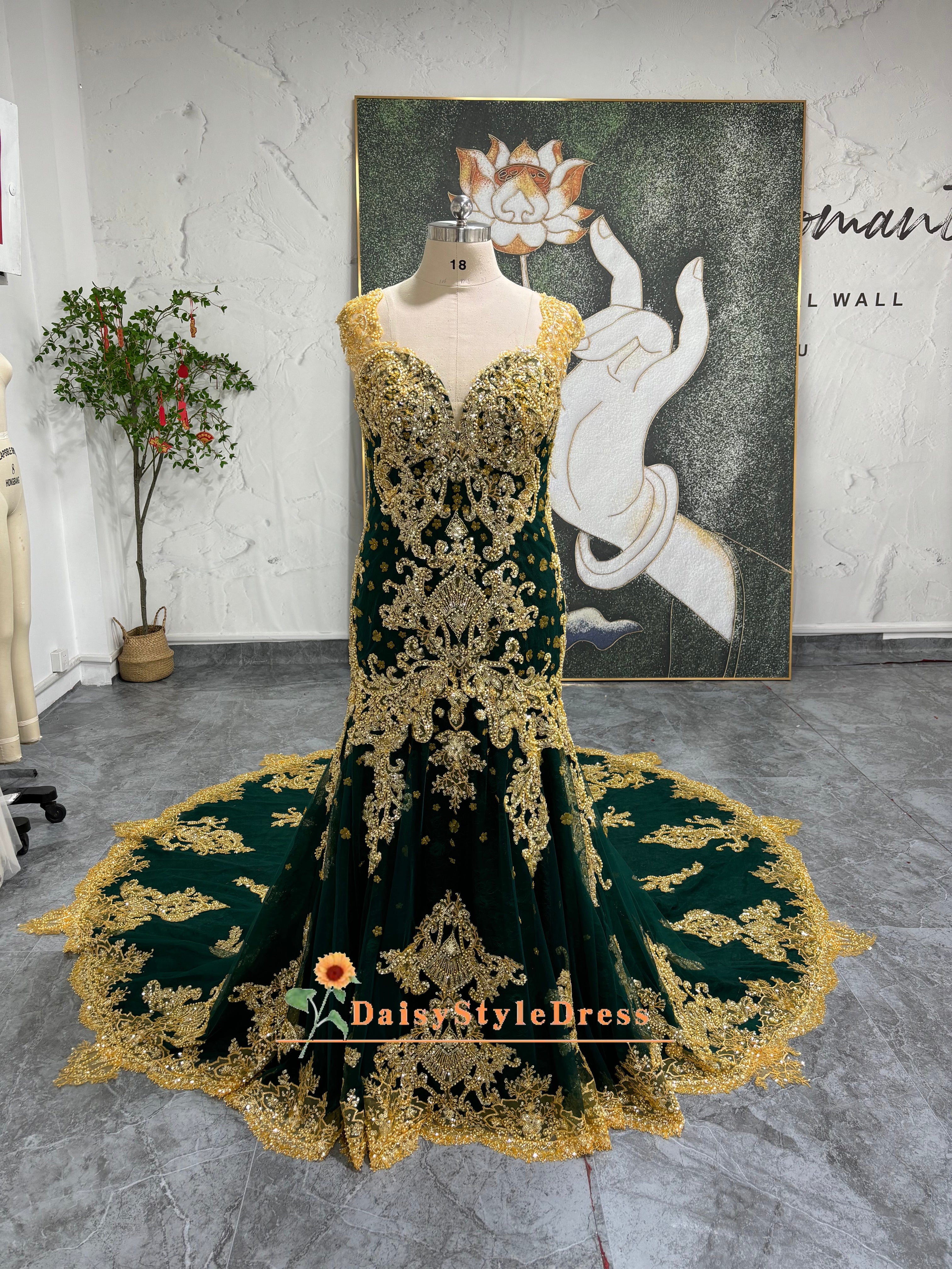 green emerald velvet dress Luxury Traditional George Wedding Dress main image 1