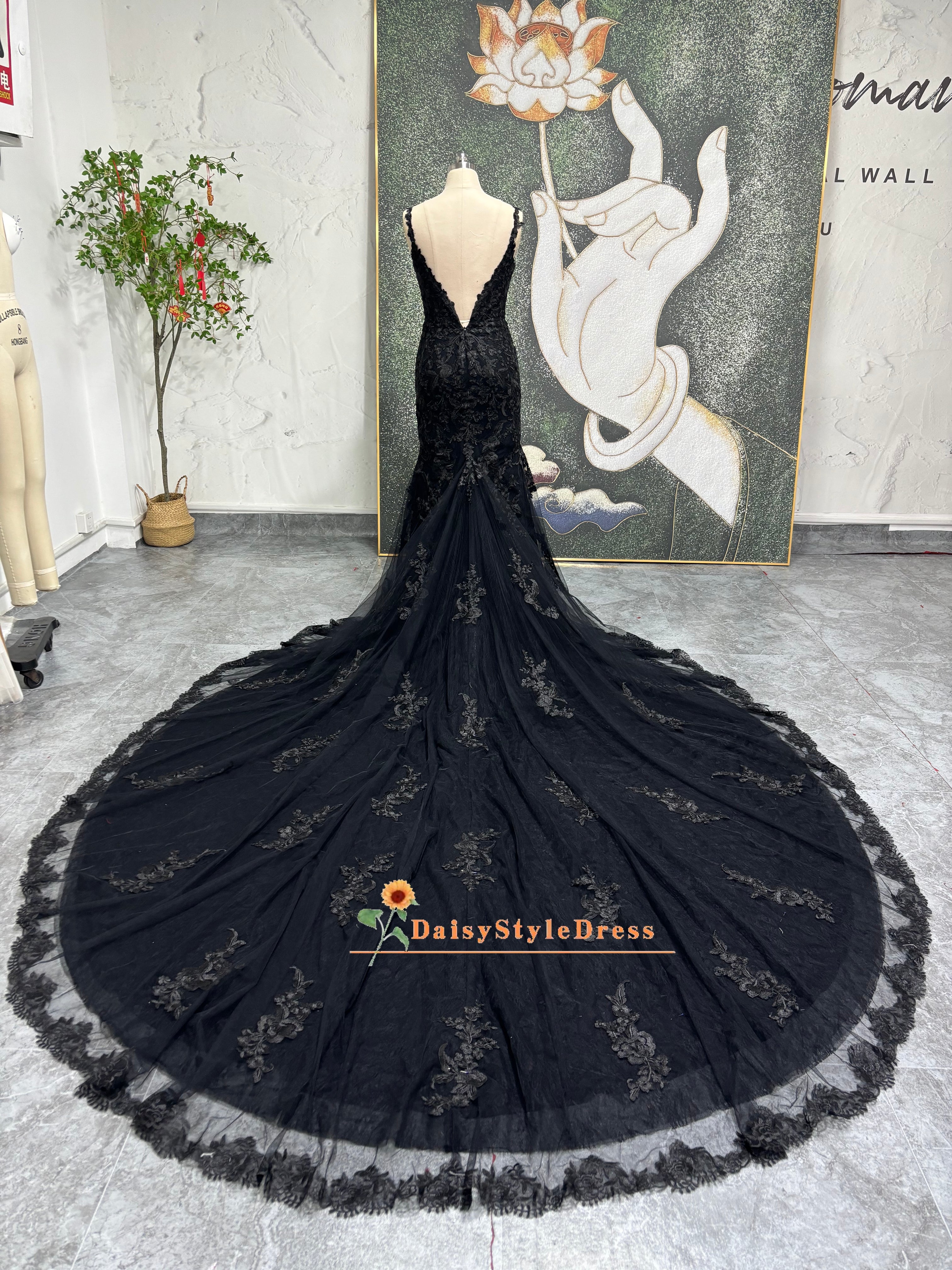 Mermaid Spaghetti Straps Black Lace Wedding Dress – daisystyledress