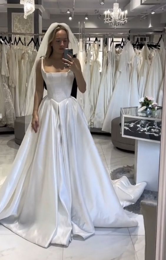 V-waistline Wedding Dress