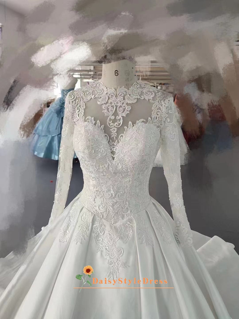 Long Sleeve Lace Wedding Dress
