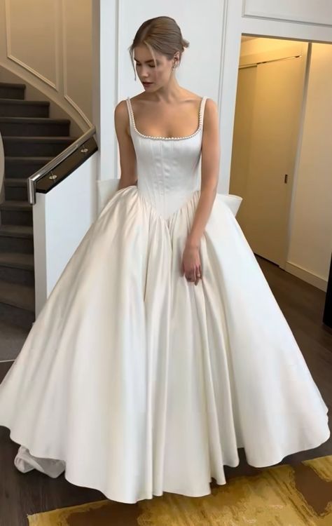 Square Neckline V-waistline Wedding Dress