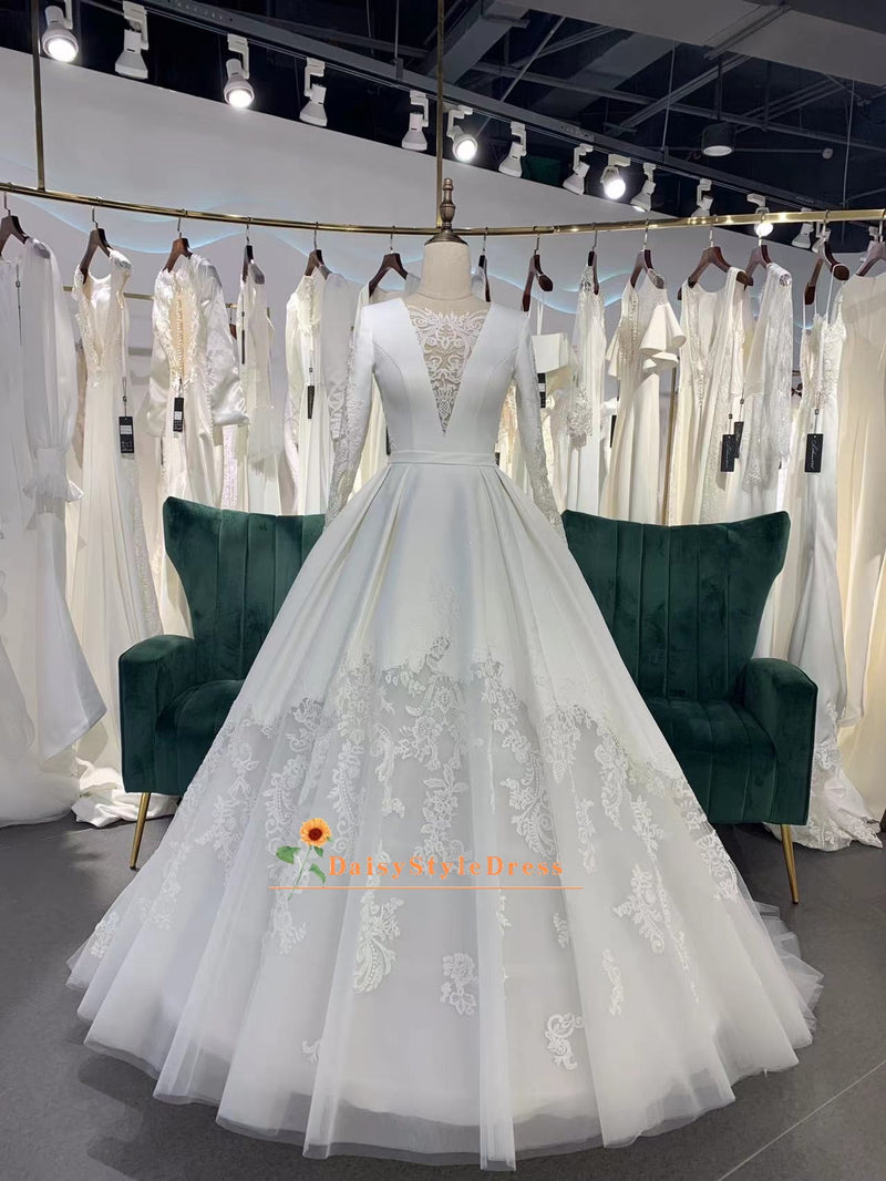 Vintage Modest Long Sleeve Wedding Dress