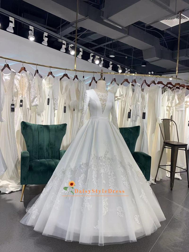 Vintage Modest Long Sleeve Wedding Dress