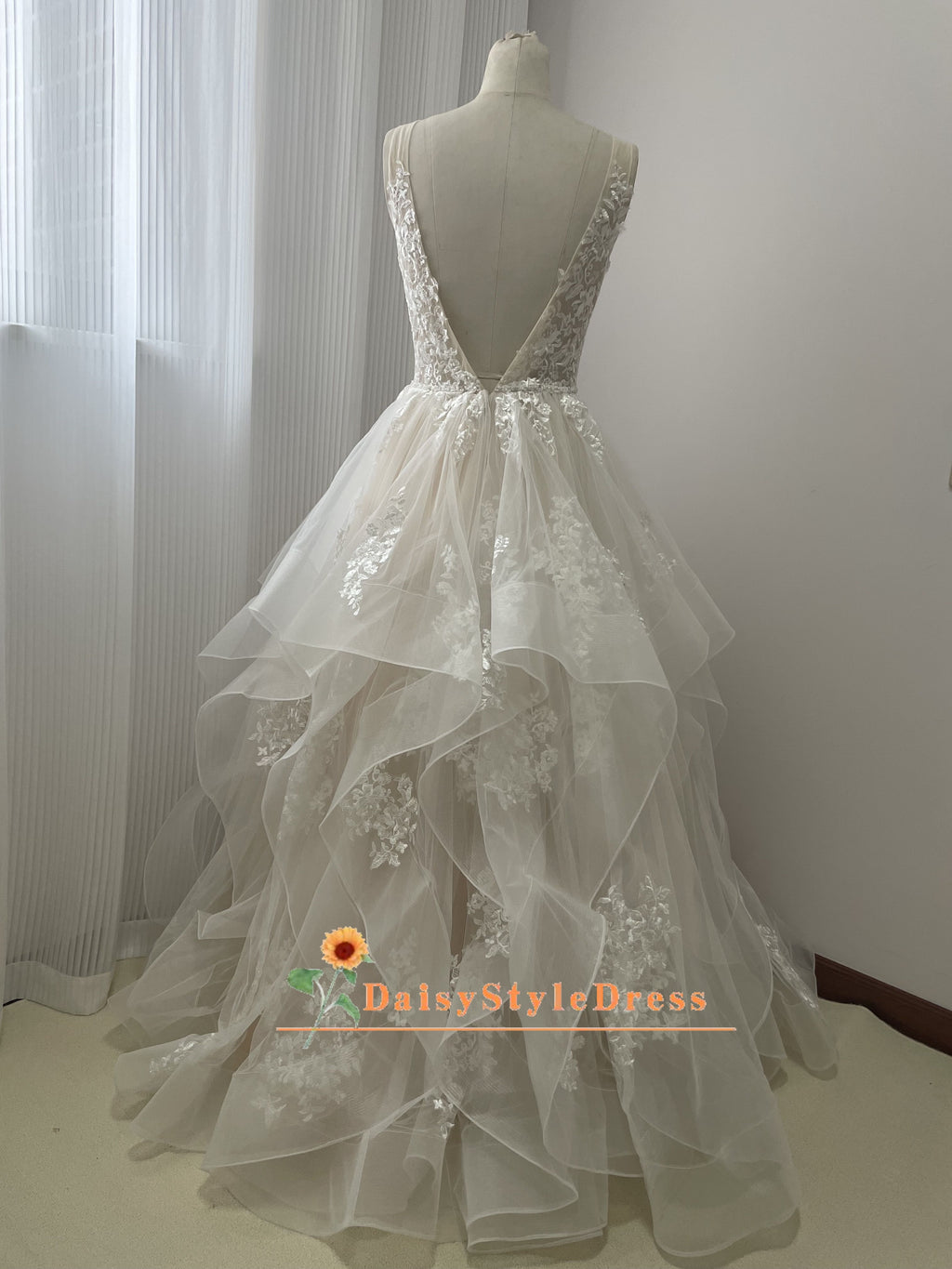 Fashion Tiered Skirt Blush Wedding Dress