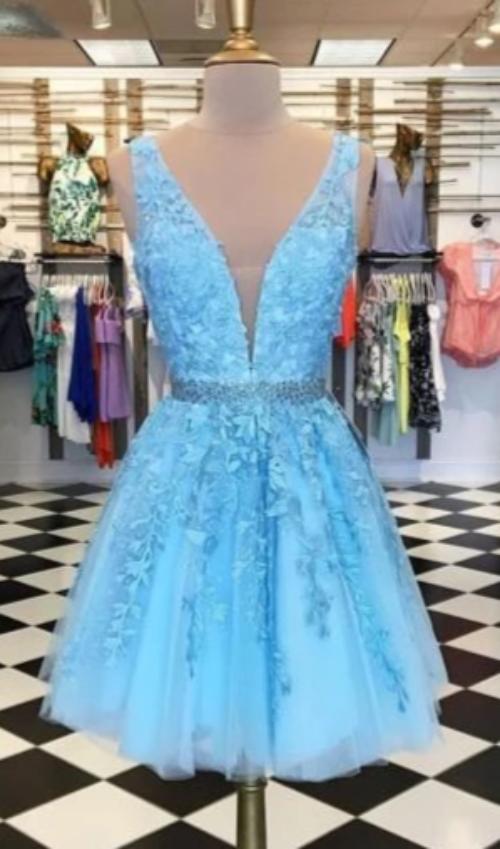 Knee Length V-neckline Blue Lace Homecoming Dress - daisystyledress