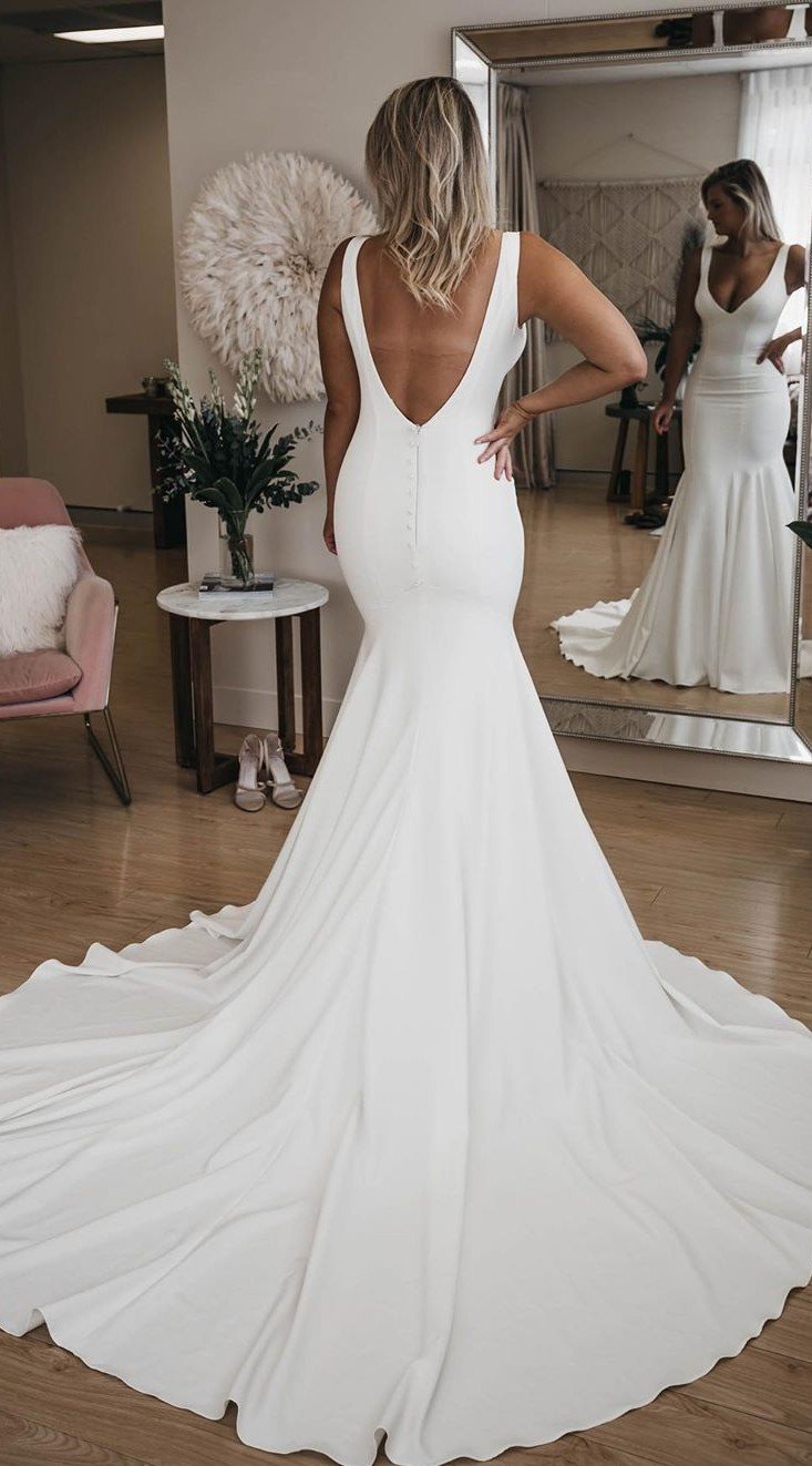 Mermaid Sexy Deep V-back Wedding Dress - daisystyledress