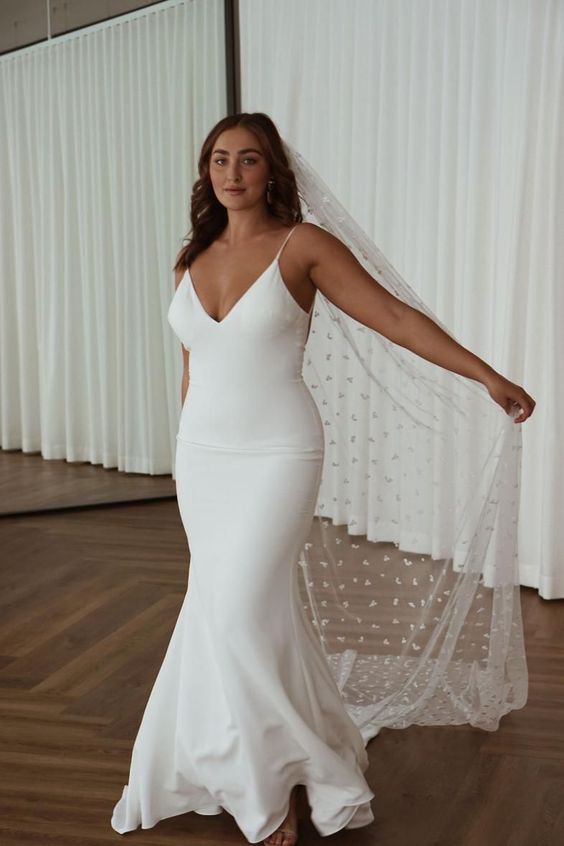 Mermaid Spaghetti Straps V-neck Open Back Wedding Dress