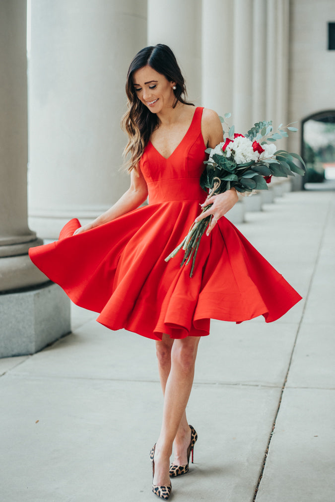 Knee Length Red V-neckline Wedding Party Dress - daisystyledress