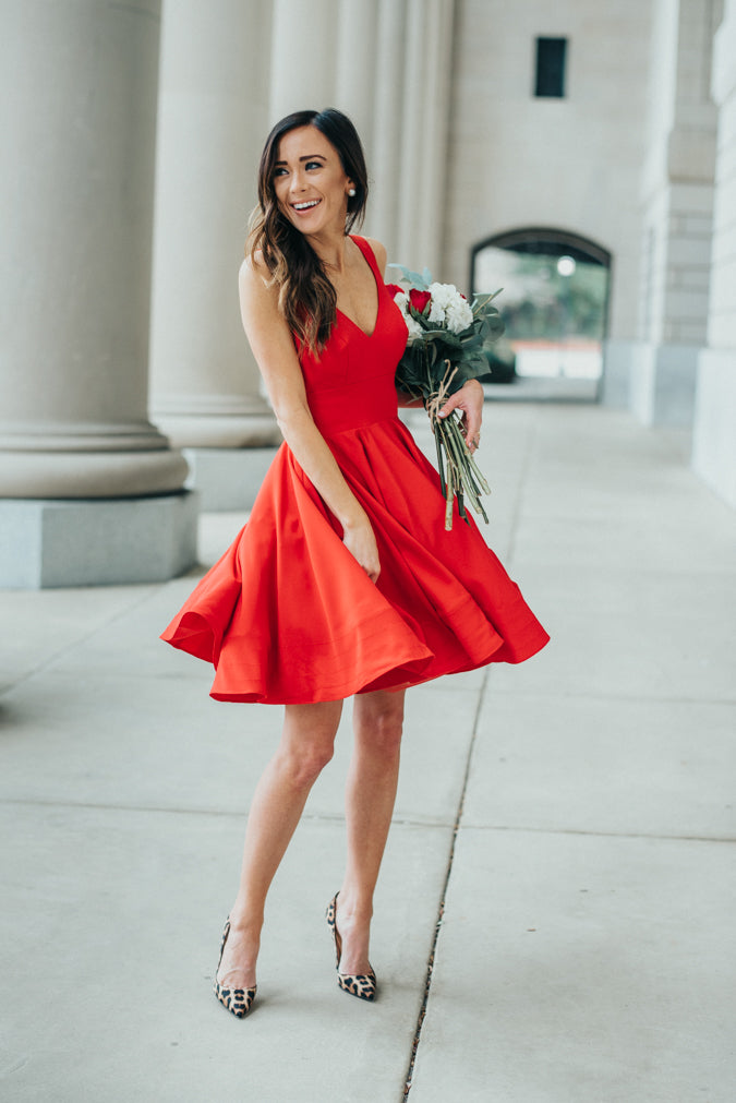 Knee Length Red V-neckline Wedding Party Dress - daisystyledress