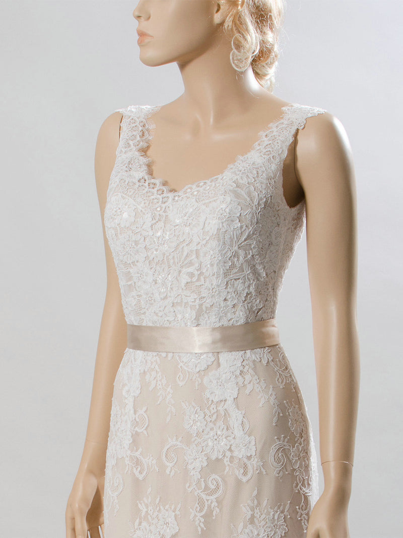 High Quality French Lace Deep V-back Wedding Dress - daisystyledress