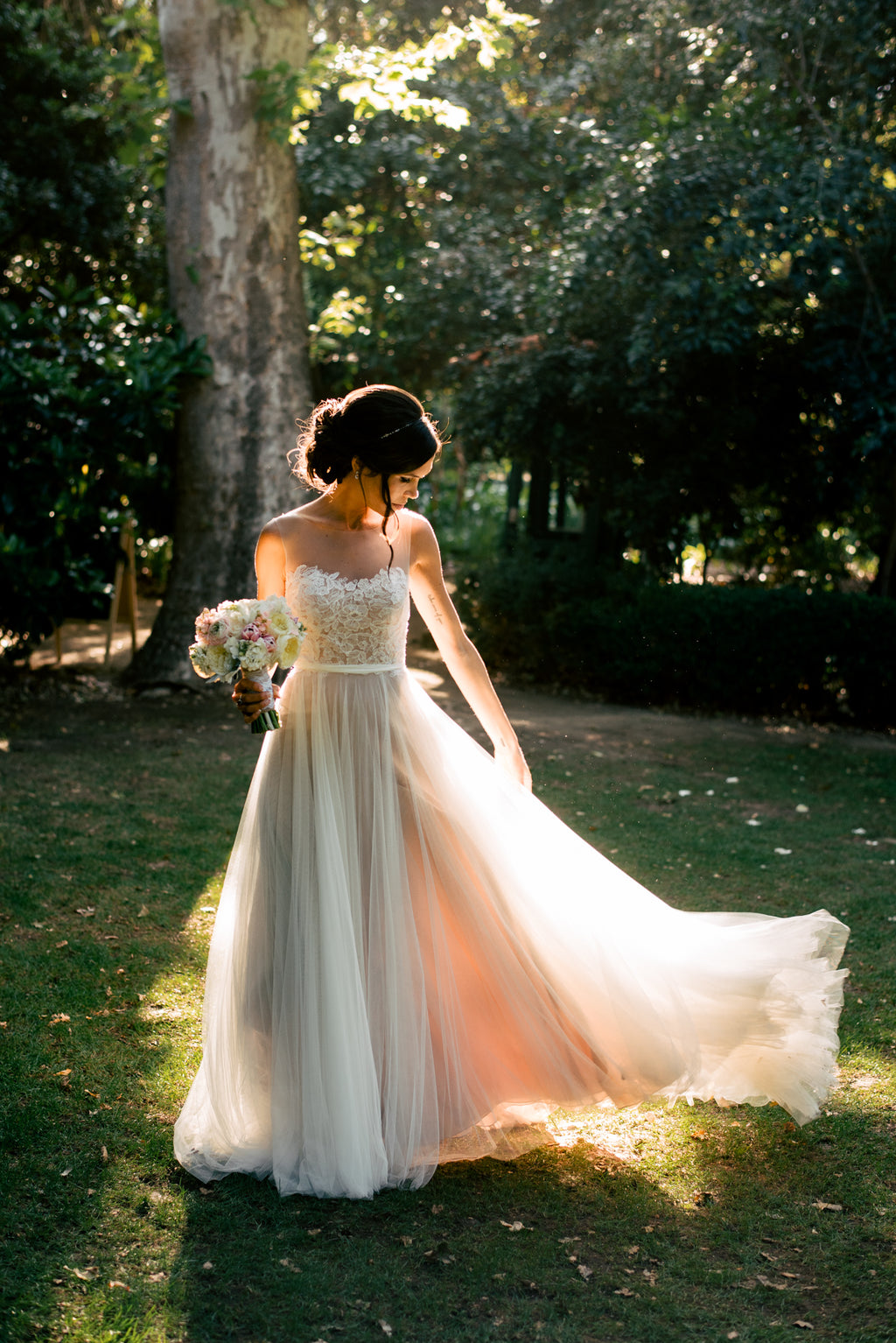 Romantic Open Back Tulle and Lace Wedding Dress - daisystyledress