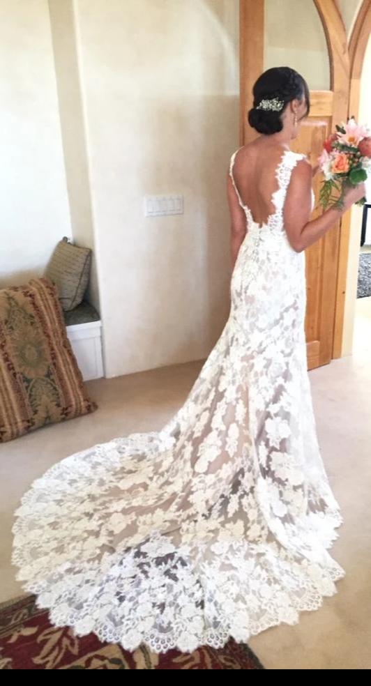 High Quality French Lace Deep V-back Wedding Dress - daisystyledress