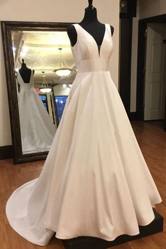 ivory wedding dress