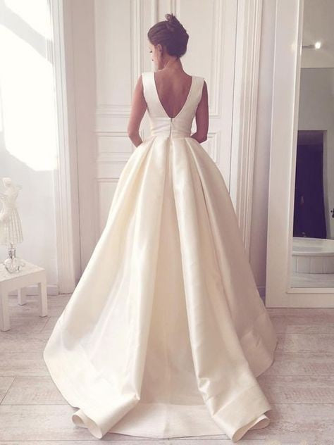 Elegant V-neckline Ivory Wedding Dress with Pocket - daisystyledress