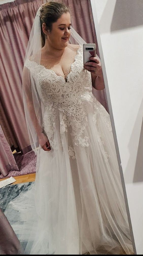 Simple Plus Size V-neck Lace Wedding Dress - daisystyledress