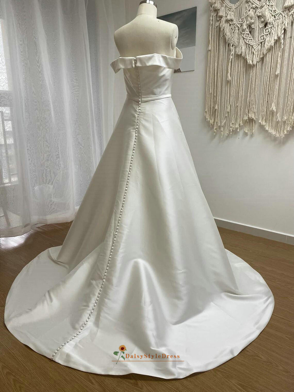 ivory wedding dress